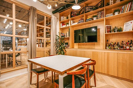 Industrial plywood finish - Filming Locations Locations Direct -31