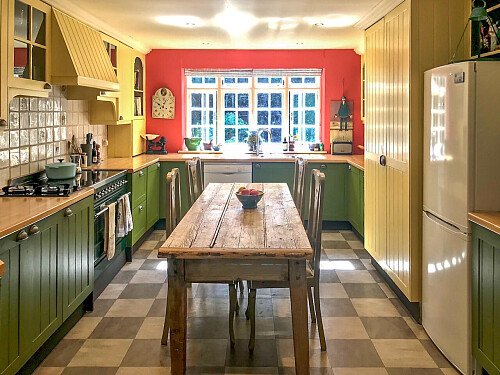 Traveller wagon period colourful cottage - Filming Locations Locations Direct -09