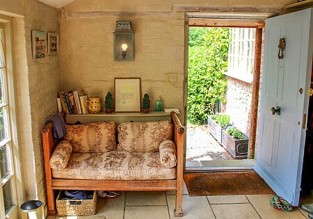 Traveller wagon period colourful cottage - Filming Locations Locations Direct -11