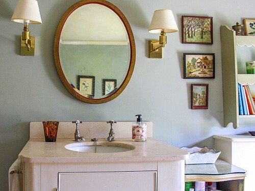 Traveller wagon period colourful cottage - Filming Locations Locations Direct -20