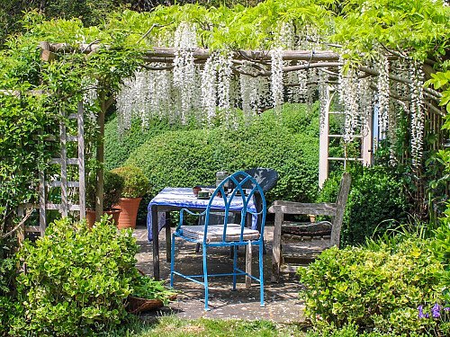 Traveller wagon period colourful cottage - Filming Locations Locations Direct -24