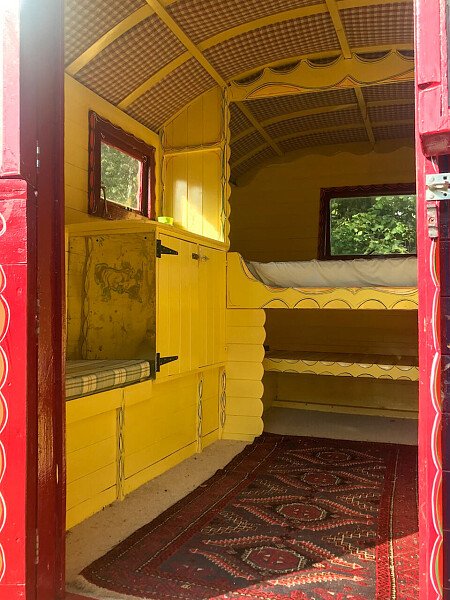 Traveller wagon period colourful cottage - Filming Locations Locations Direct -30