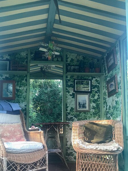 Traveller wagon period colourful cottage - Filming Locations Locations Direct -32