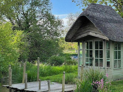 Traveller wagon period colourful cottage - Filming Locations Locations Direct -36