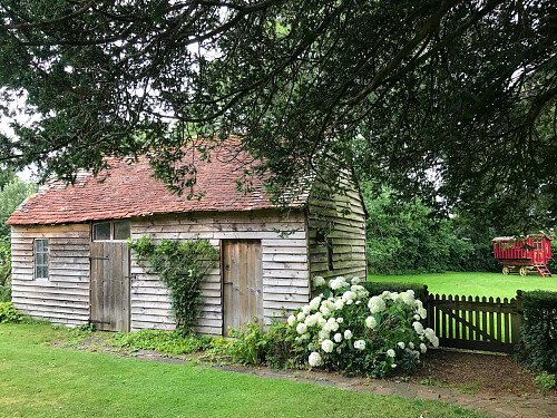 Traveller wagon period colourful cottage - Filming Locations Locations Direct -39
