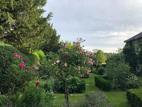 Traveller wagon period colourful cottage - Filming Locations Locations Direct -45