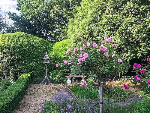 Traveller wagon period colourful cottage - Filming Locations Locations Direct -46