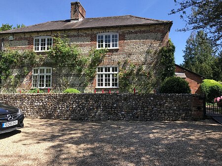 Traveller wagon period colourful cottage - Filming Locations Locations Direct -55