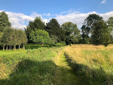Traveller wagon period colourful cottage - Filming Locations Locations Direct -68