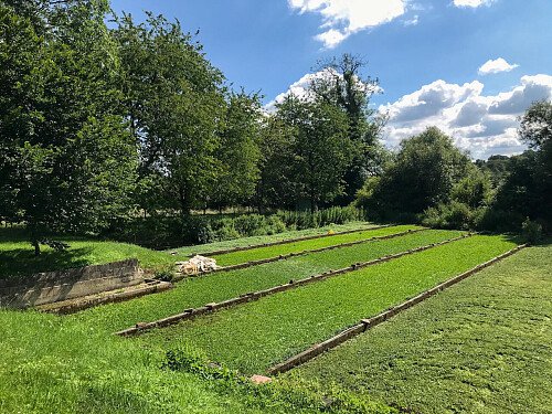 Traveller wagon period colourful cottage - Filming Locations Locations Direct -70