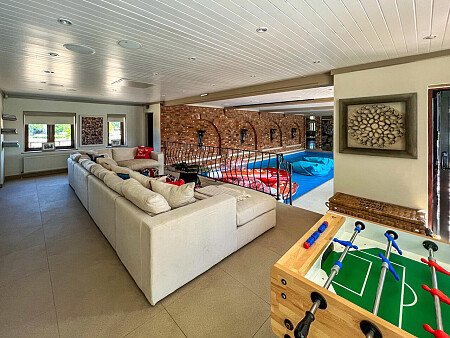 1051 -  filming photoshoot location-40