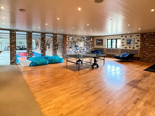 1051 -  filming photoshoot location-44