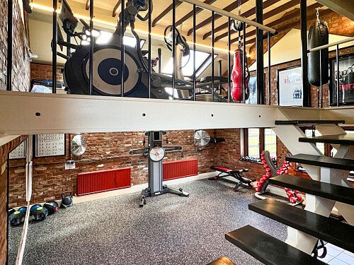 1051 -  filming photoshoot location-52