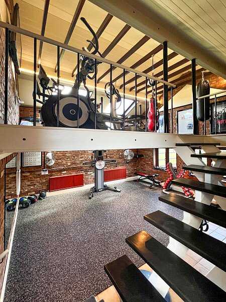 1051 -  filming photoshoot location-52