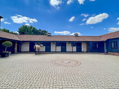 1051 -  filming photoshoot location-66