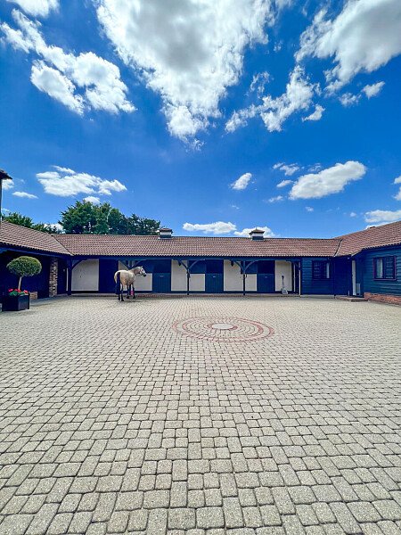 1051 -  filming photoshoot location-66