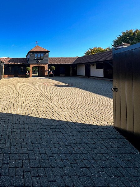 1051 -  filming photoshoot location-69