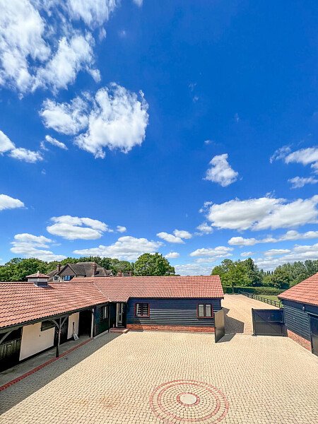 1051 -  filming photoshoot location-71