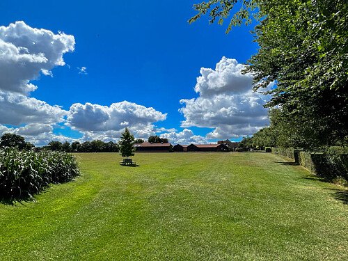 1051 -  filming photoshoot location-84