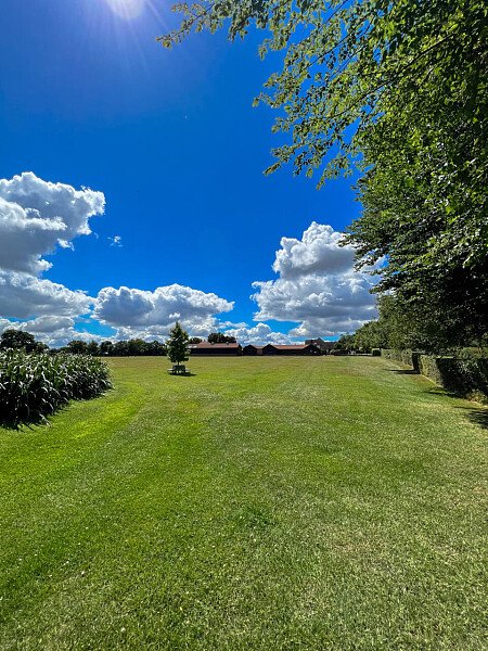 1051 -  filming photoshoot location-84