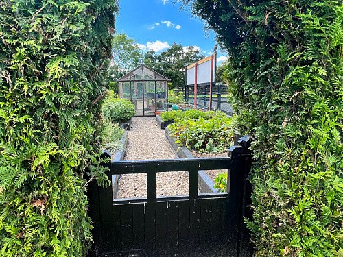 1051 -  filming photoshoot location-83