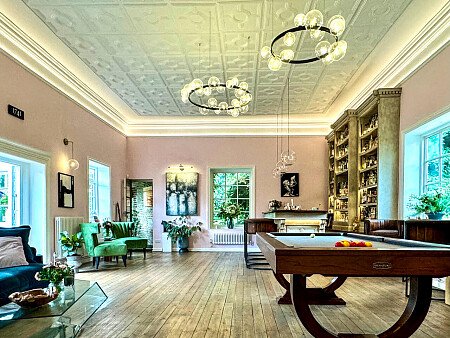 2043 -  filming photoshoot location-001