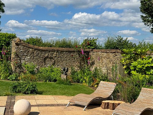 2043 -  filming photoshoot location-043