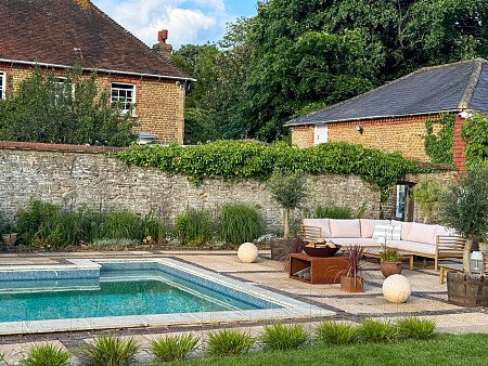 2043 -  filming photoshoot location-047