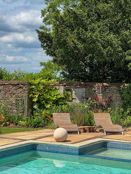 2043 -  filming photoshoot location-049