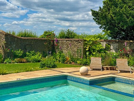 2043 -  filming photoshoot location-051