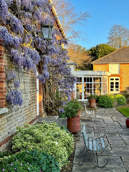 2043 -  filming photoshoot location-066