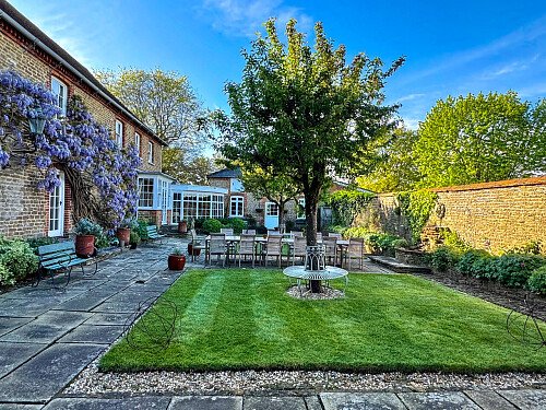 2043 -  filming photoshoot location-068