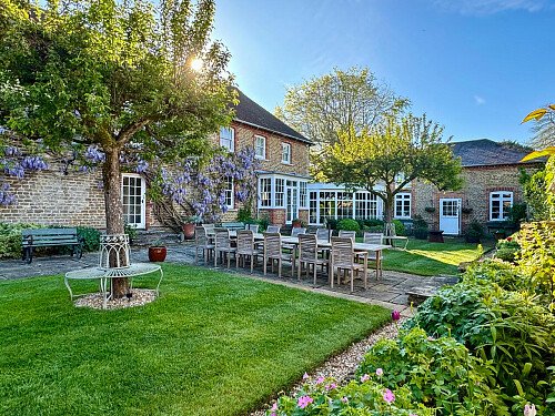 2043 -  filming photoshoot location-069