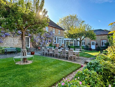 2043 -  filming photoshoot location-069