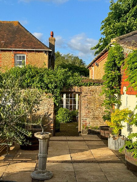 2043 -  filming photoshoot location-075