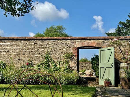 2043 -  filming photoshoot location-078