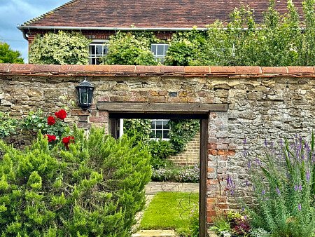 2043 -  filming photoshoot location-079