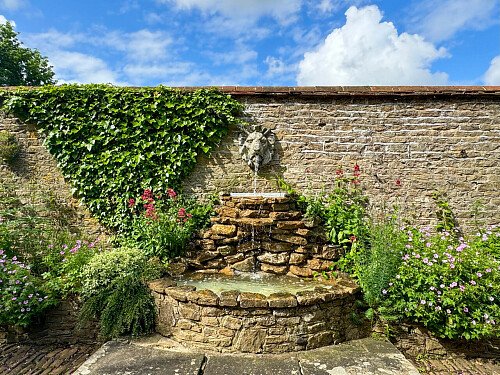 2043 -  filming photoshoot location-083