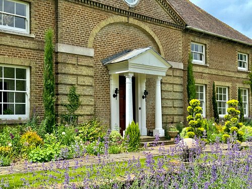 2043 -  filming photoshoot location-091