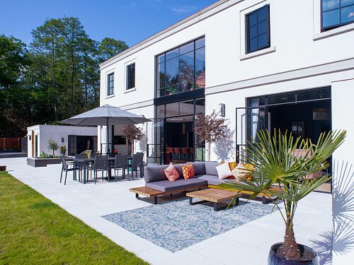 1507 -  filming photoshoot location-46