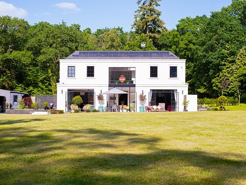 1507 -  filming photoshoot location-52