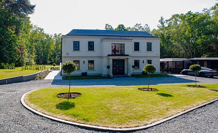 1507 -  filming photoshoot location-53