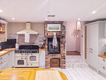 1903 -  filming photoshoot location-06