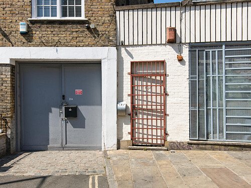 White warehouse studio - Filming Locations Locations Direct -8