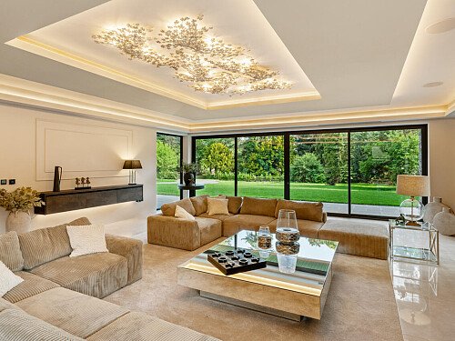 Trees Modern  - Filming Locations Locations Direct -08