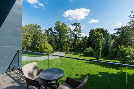 Trees Modern  - Filming Locations Locations Direct -39