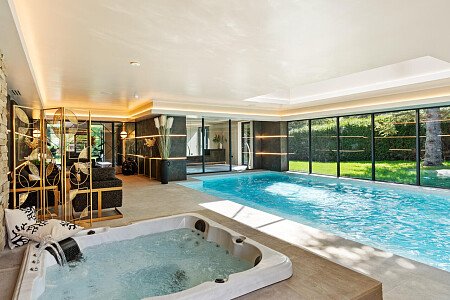 Trees Modern  - Filming Locations Locations Direct -45