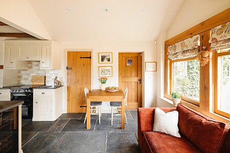 Lower House   - Filming Locations Locations Direct -018