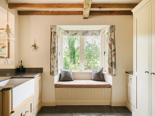 Lower House   - Filming Locations Locations Direct -023