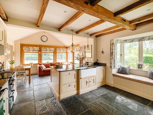 Lower House   - Filming Locations Locations Direct -059